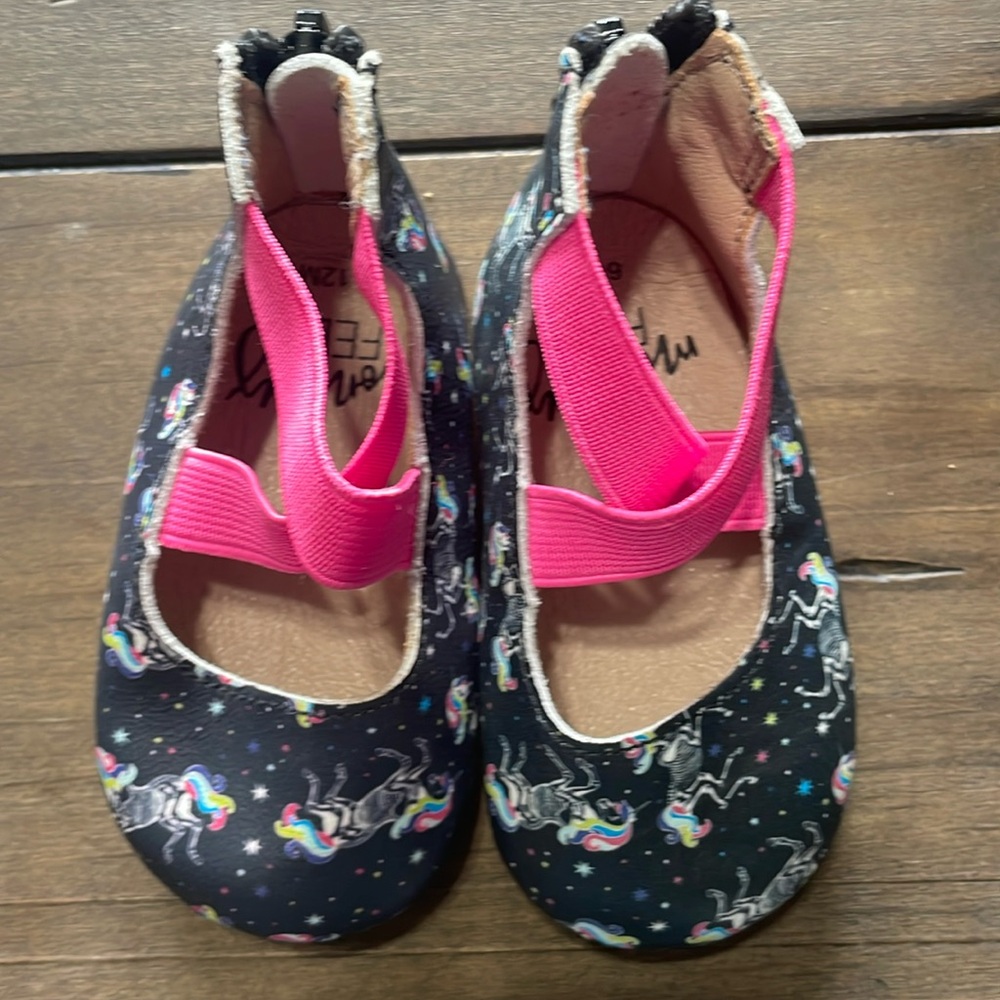Monkey feet great condition - unicorn
6-12m